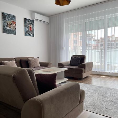 Entire Apartment - Near The Center Prishtinë Luaran gambar