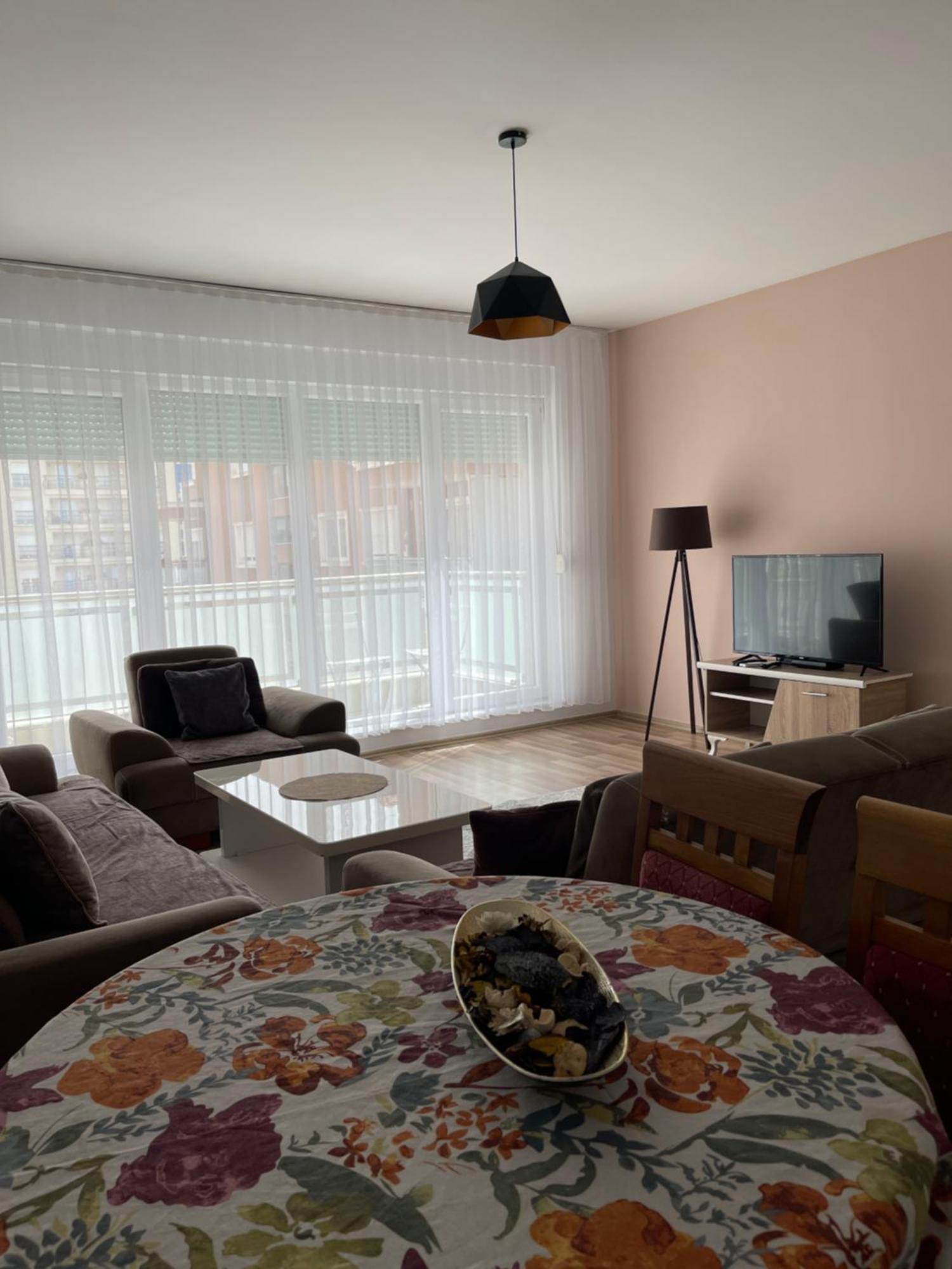 Entire Apartment - Near The Center Prishtinë Luaran gambar
