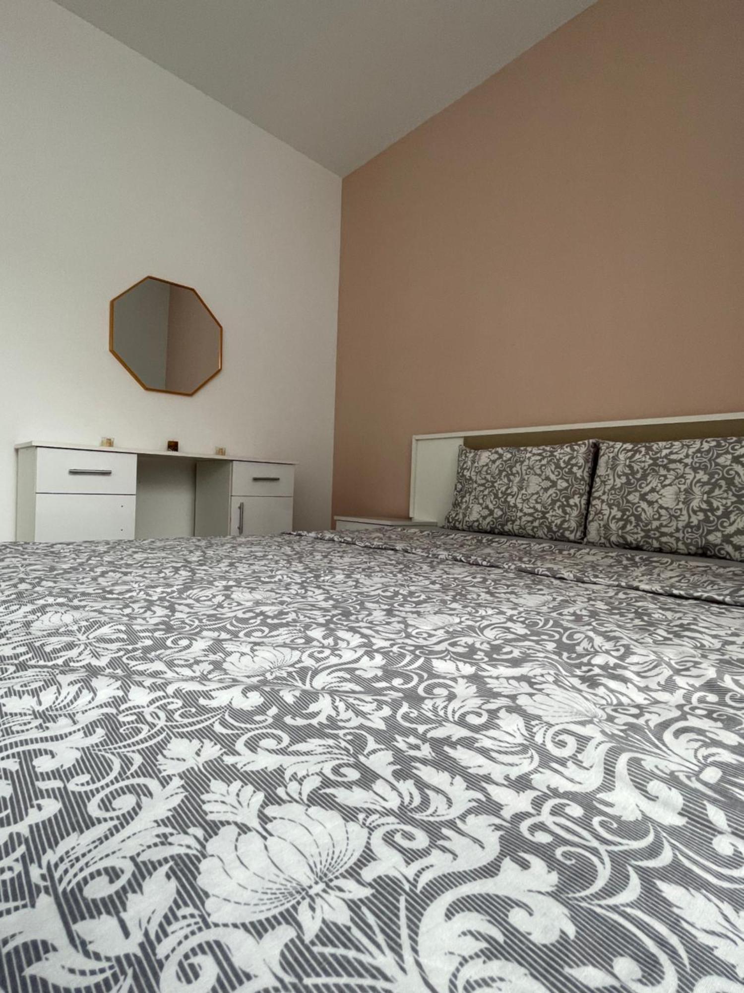 Entire Apartment - Near The Center Prishtinë Luaran gambar